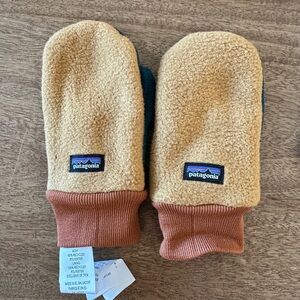 Patagonia baby mittens/gloves
